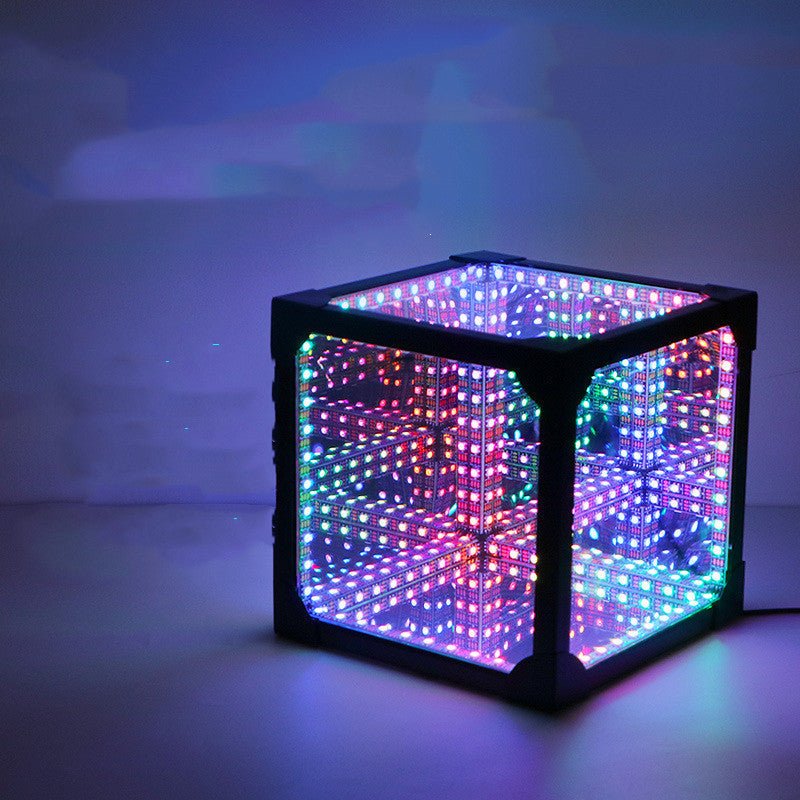 Lampe de bureau Cube aux mille miroirs 3D